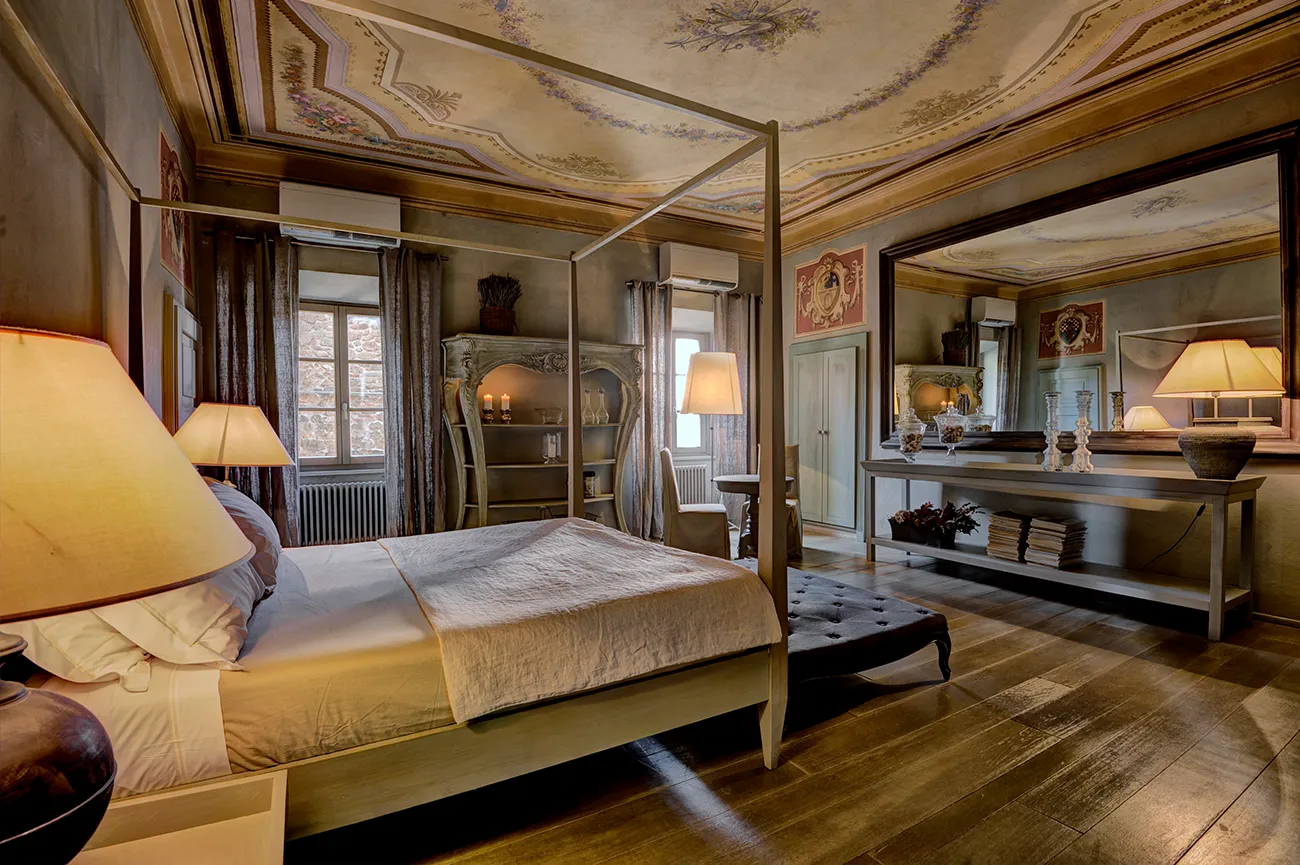 Camera fotografata per hotel e agriturismo in Toscana