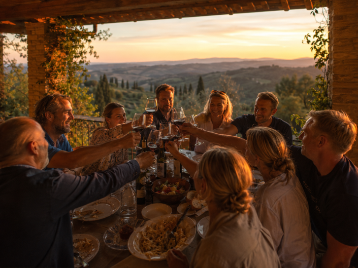 Family photoshoot during a holiday in Chianti, Tuscany
