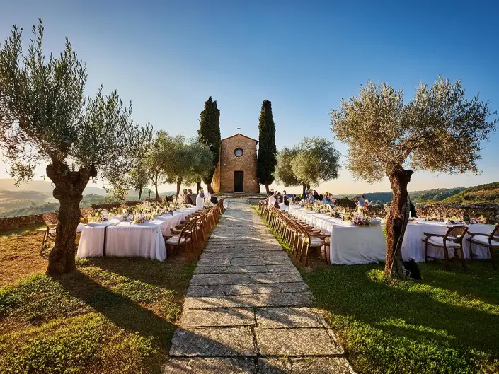 Matrimonio romantico in Toscana tra colline e vigneti