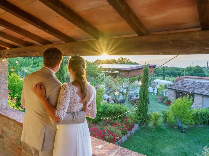 Matrimonio al tramonto nella campagna toscana